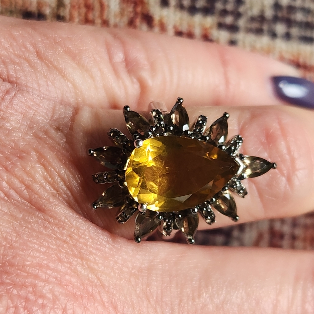 4.75 CT Pear Citrine with 1.75 CTW Smoky Quartz Ring -- Size 7 - Picture 3 of 6